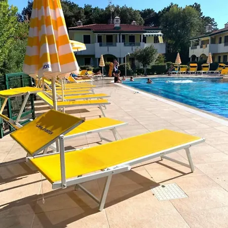 Bright 300mt From The Апартаменти