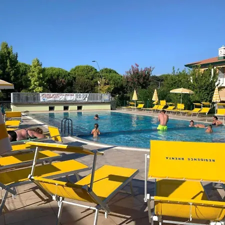 Апартаменти Bright 300mt From The