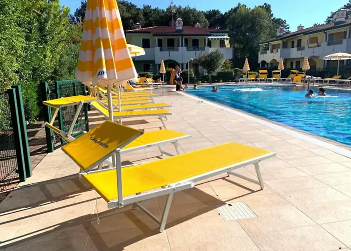 Bright 300mt From The Apartment